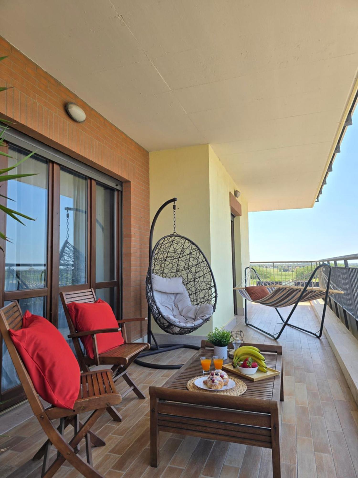 Golden Hour Apartment - Panoramic Terrace Fiumicino Ngoại thất bức ảnh