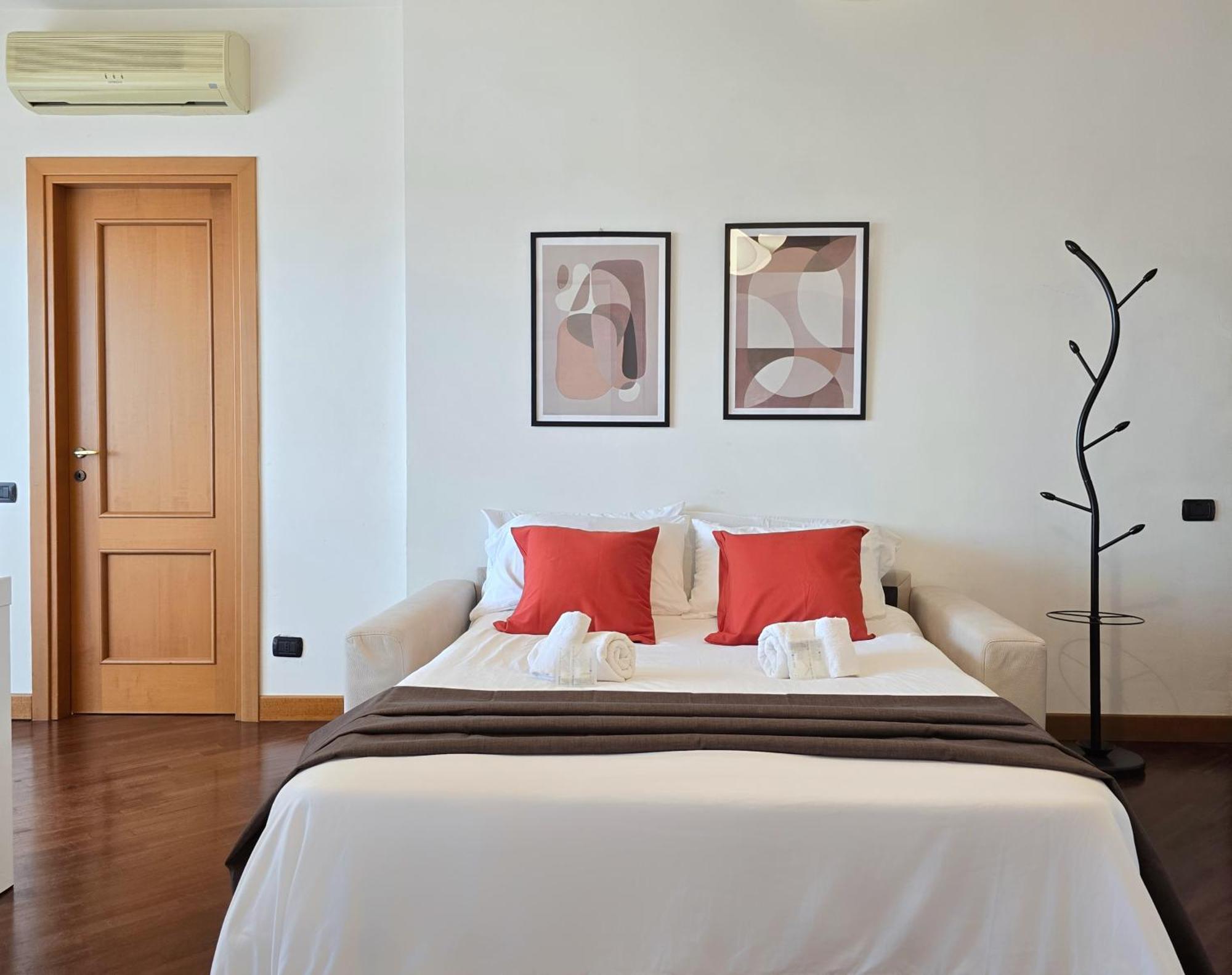 Golden Hour Apartment - Panoramic Terrace Fiumicino Ngoại thất bức ảnh