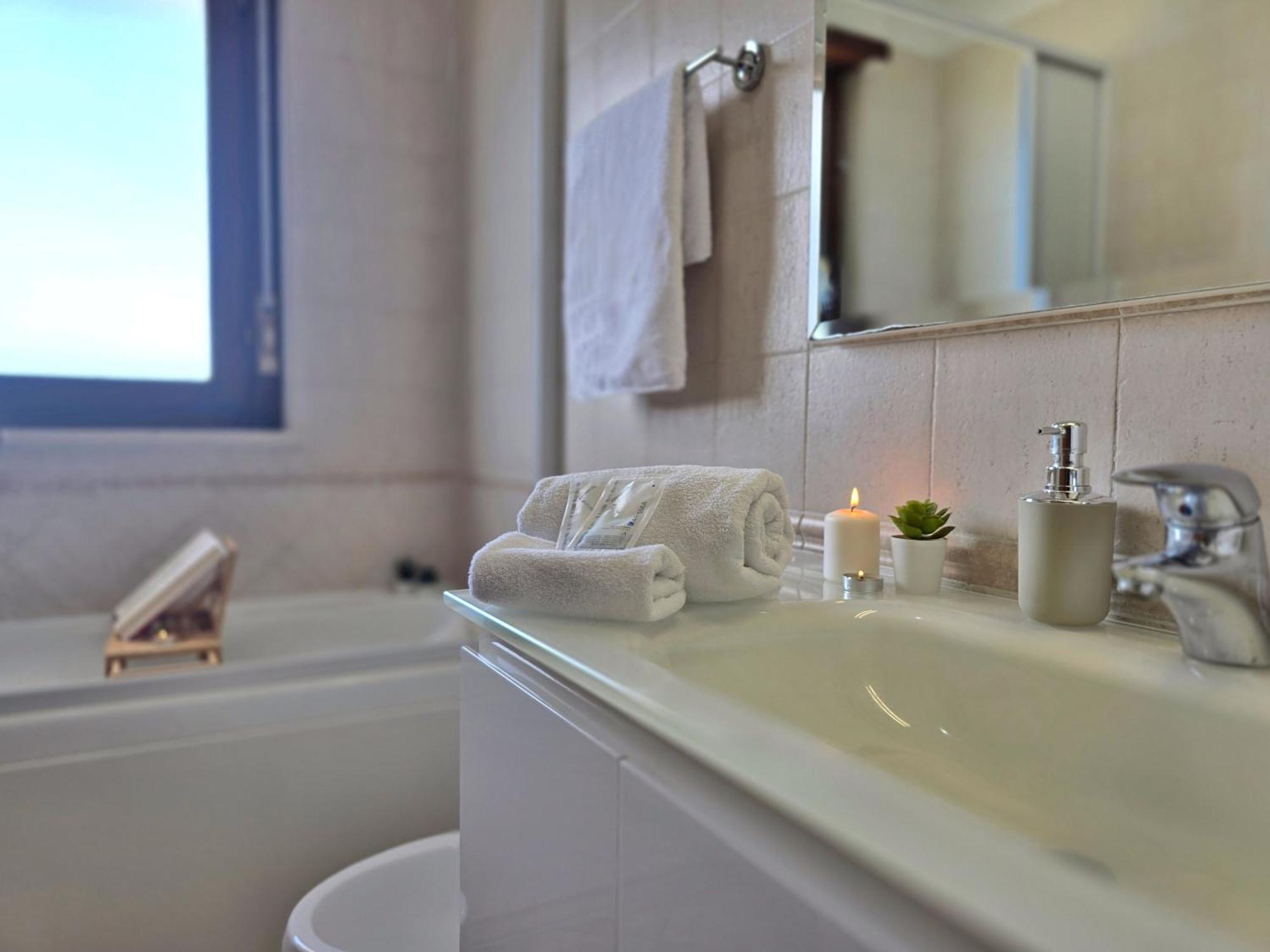 Golden Hour Apartment - Panoramic Terrace Fiumicino Ngoại thất bức ảnh